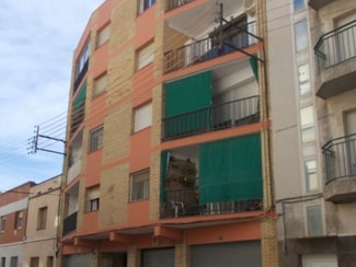 Plus de détails pour Multi-résidentiel à vendre