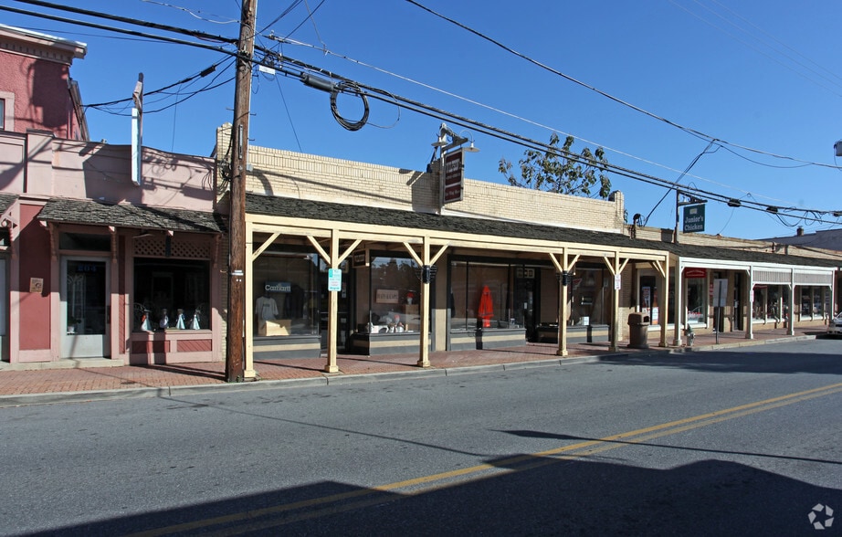 206-208 E Diamond Ave, Gaithersburg, MD for sale - Building Photo - Image 2 of 2