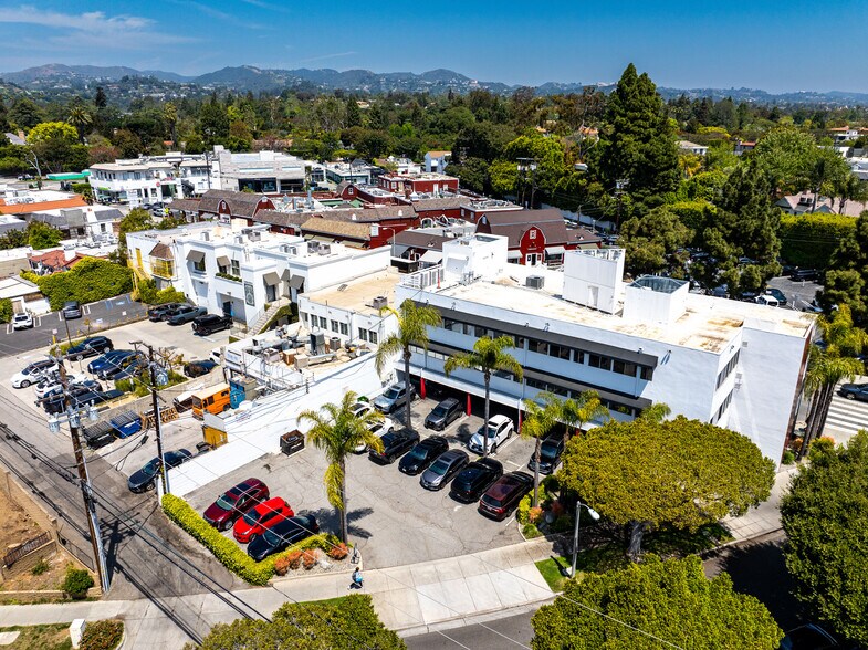 270 26th St, Santa Monica, CA à vendre - Photo du bâtiment - Image 3 de 28