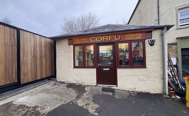 Plus de détails pour 2 The Sq, Penicuik - Commerce de détail à louer