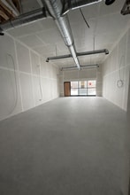 4211 106th St, Edmonton, AB à louer Photo intérieure- Image 2 de 5