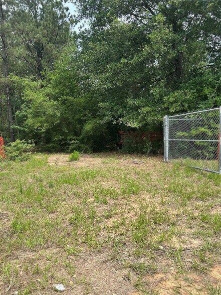 3301 S Loop 336 E, Conroe, TX à vendre - Photo du bâtiment - Image 2 de 4