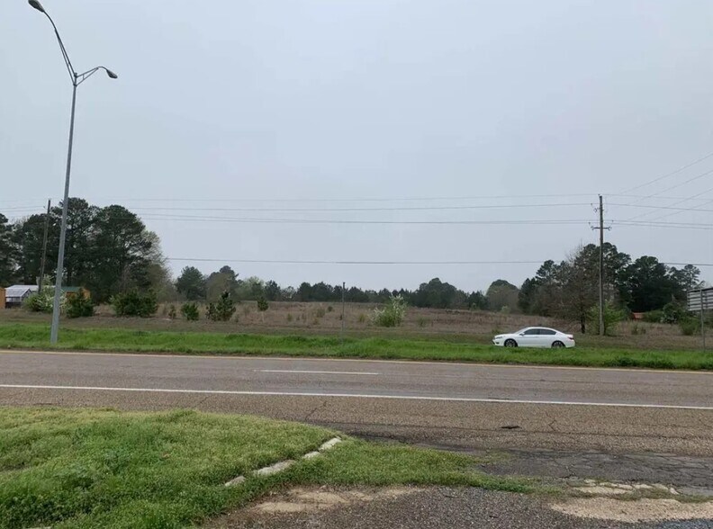 1115 Louise St, Atlanta, TX for sale - Primary Photo - Image 1 of 1