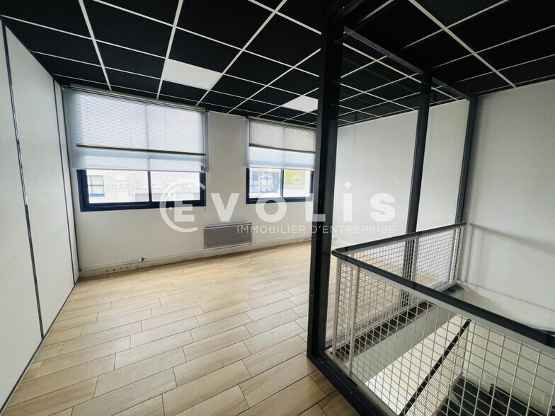 Flex in Croissy Beaubourg for lease - Building Photo - Image 3 of 12