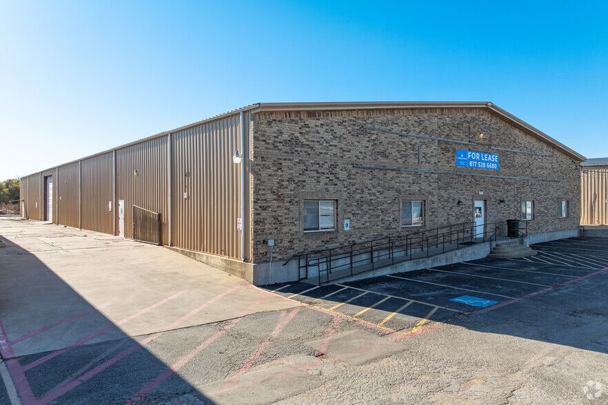 711 W Kennedale Pky Building D, Kennedale, TX for lease - Building Photo - Image 2 of 13