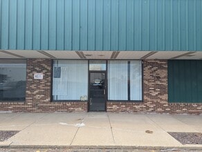 3245-3247 Court St, Pekin, IL à louer Photo intérieure- Image 1 de 2