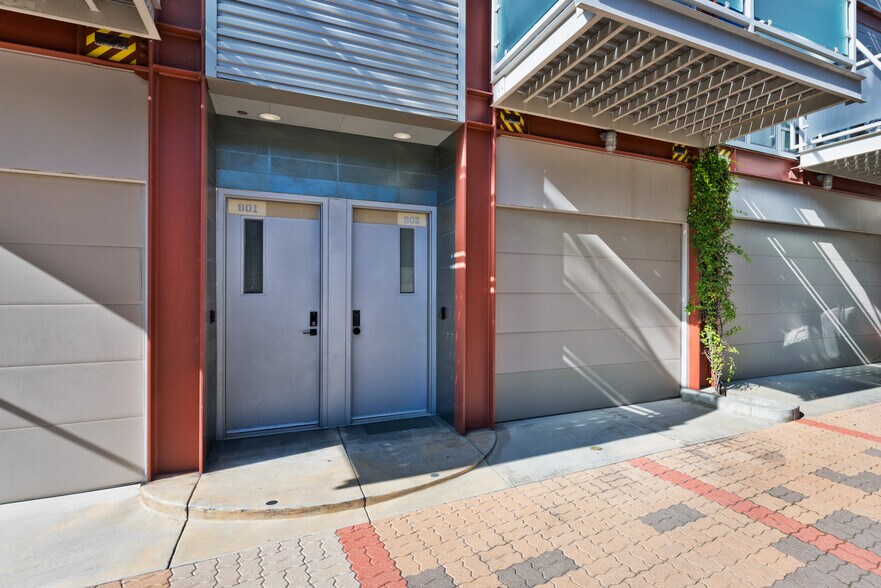 3450 Cahuenga Blvd W, Los Angeles, CA à vendre - Photo du bâtiment - Image 2 de 16