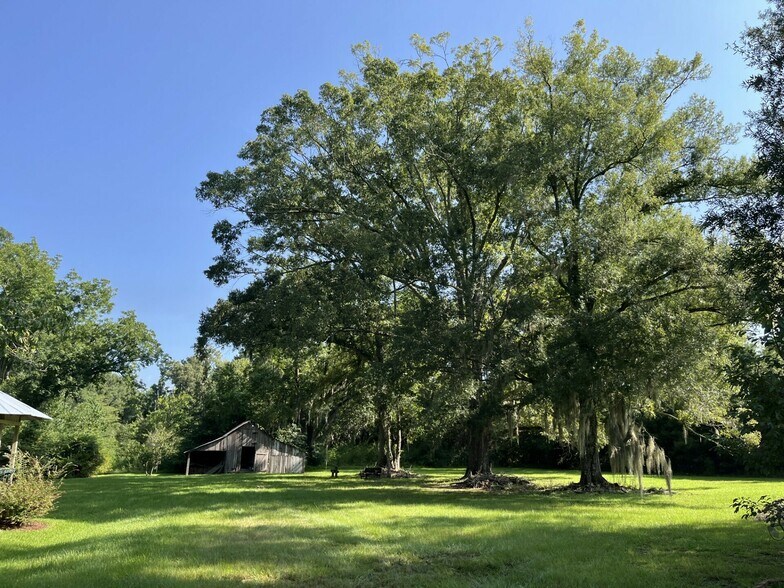 1862 LA-22, Madisonville, LA à vendre - Photo du bâtiment - Image 3 de 19