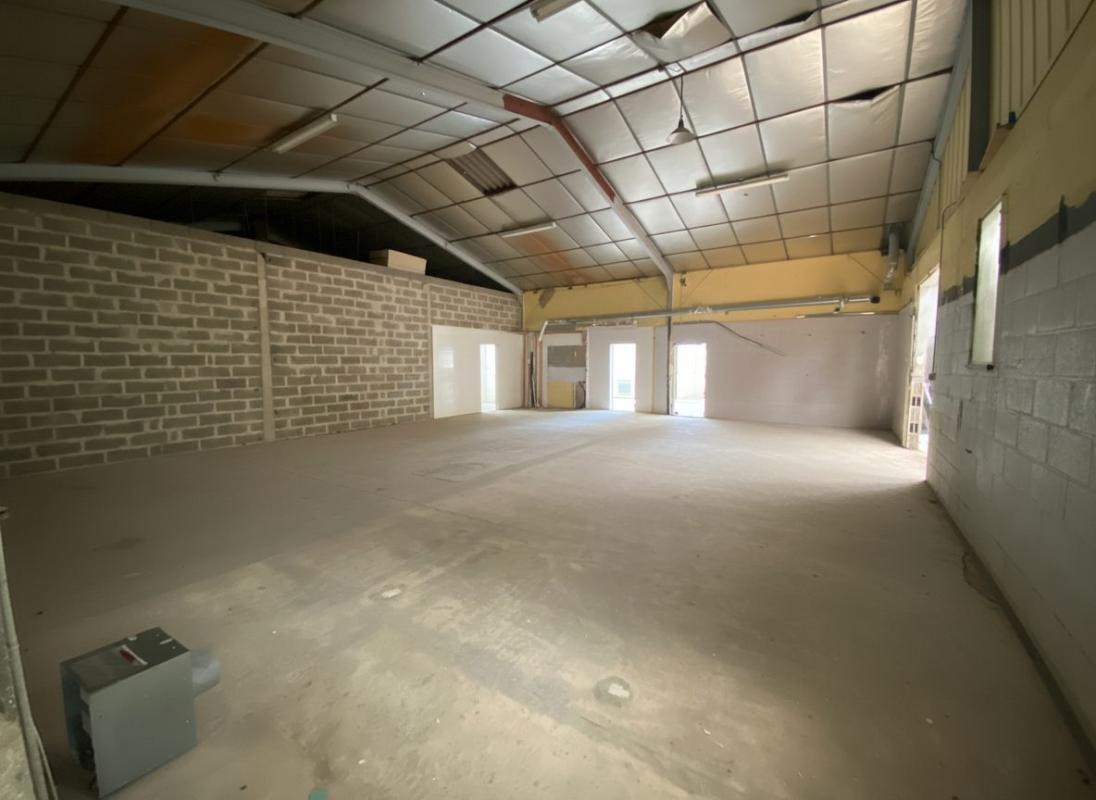 Industrial in Saint-Aubin-sur-Gaillon for sale Interior Photo- Image 1 of 20