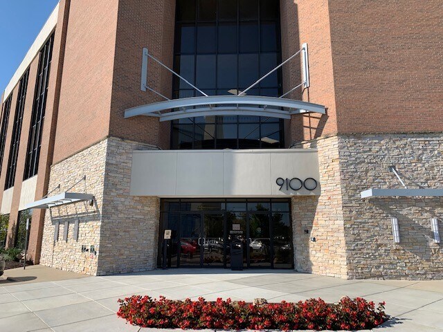 9100 Purdue Rd, Indianapolis, IN à louer - Photo du bâtiment - Image 3 de 9
