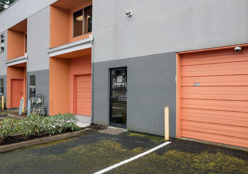 5755 SW Jean Rd, Lake Oswego, OR à louer - Photo du bâtiment - Image 3 de 4