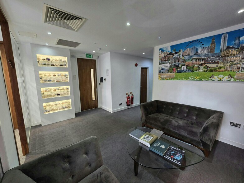 14 Berkeley St, Londres à louer - Photo du bâtiment - Image 3 de 7