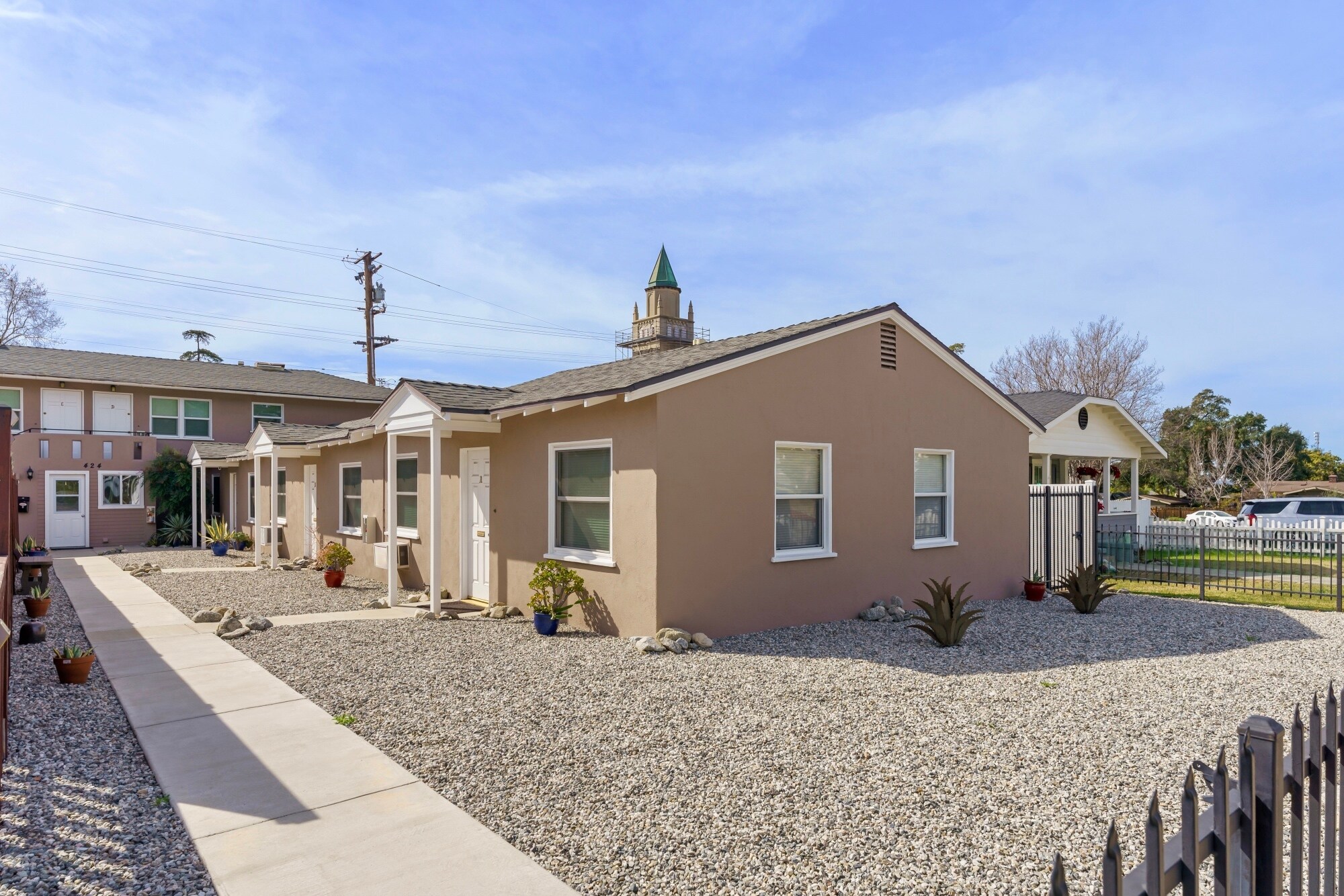 424 E Foothill Blvd, Monrovia, CA à vendre Photo principale- Image 1 de 24