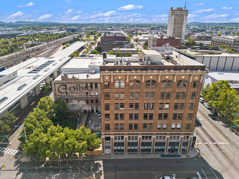 1827 1st Ave N, Birmingham, AL à louer - Photo du bâtiment - Image 3 de 81