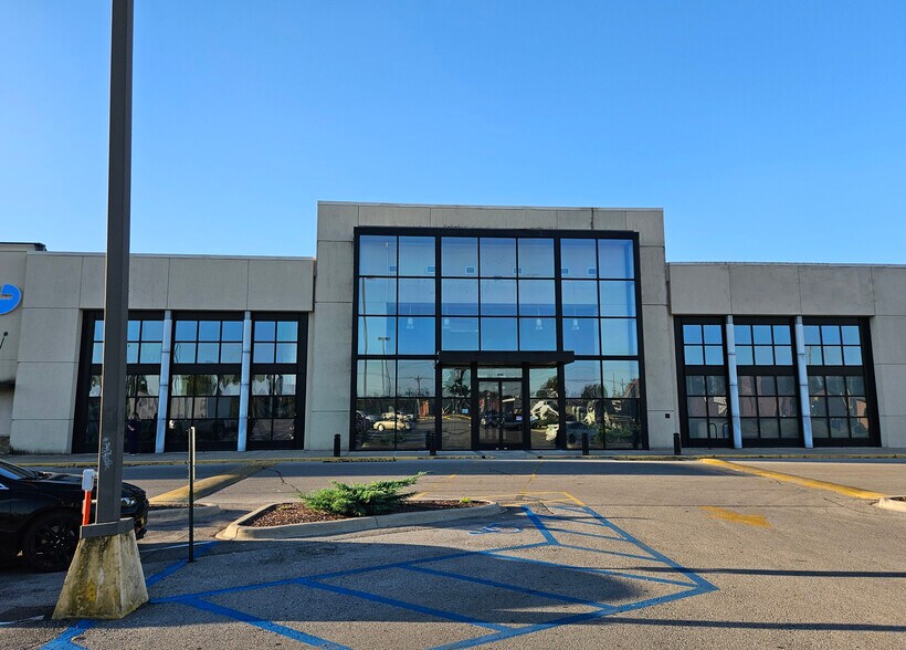 4900 Shelbyville Rd, Louisville, KY à louer - Photo du bâtiment - Image 1 de 6