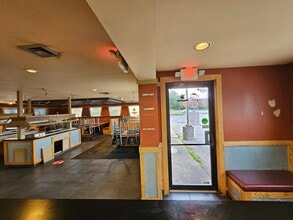 W156N8420 Pilgrim Rd, Menomonee Falls, WI à louer Photo intérieure- Image 1 de 3