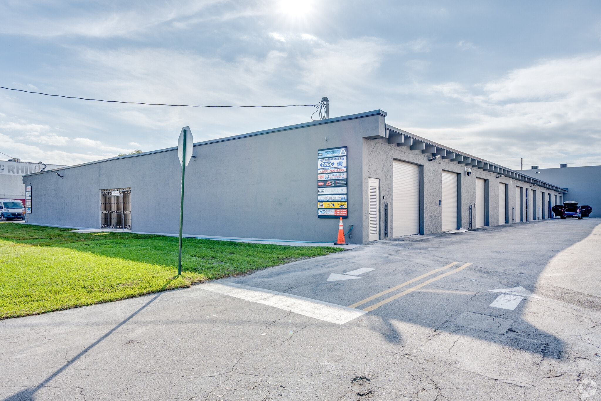 7440-7458 NW 8th St, Miami, FL for lease Building Photo- Image 1 of 9