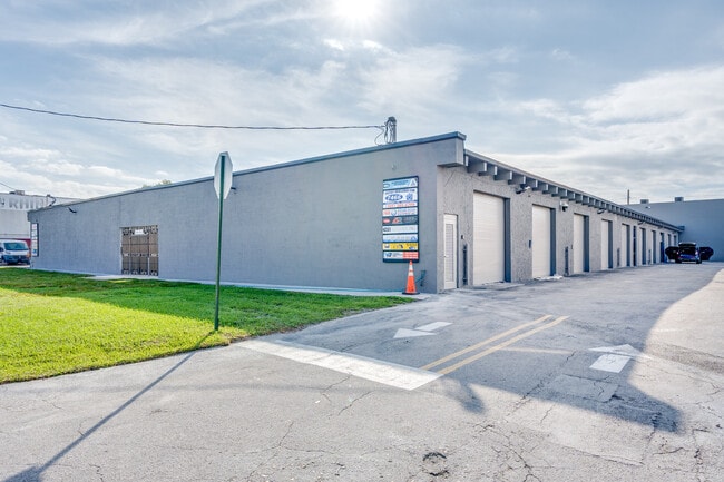 More details for 7440-7458 NW 8th St, Miami, FL - Industrial for Lease