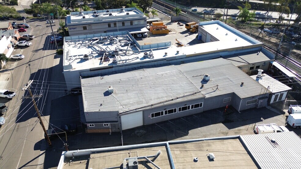 8108 Commercial St, La Mesa, CA à louer - Photo du bâtiment - Image 3 de 5