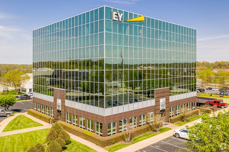 5417 Pinnacle Point Dr, Rogers, AR à louer - Photo du bâtiment - Image 3 de 6