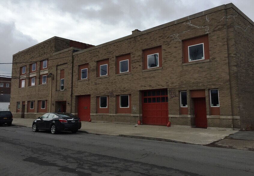 606 6th St, Niagara Falls, NY à louer - Photo du bâtiment - Image 2 de 2