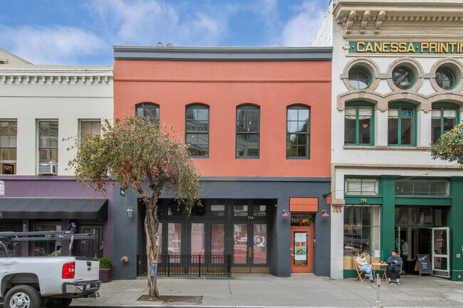 Plus de détails pour 712-714 Montgomery St, San Francisco, CA - Commerce de détail à vendre