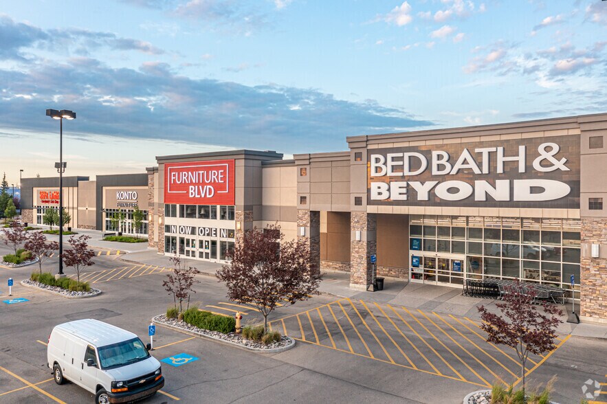 2017 98 St NW, Edmonton, AB à louer - Photo du bâtiment - Image 3 de 6