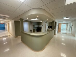 107 Mount Nebo Pointe Dr, Pittsburgh, PA for lease Interior Photo- Image 2 of 5