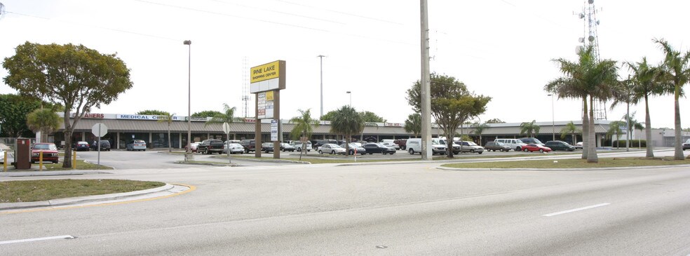 12029-12083 SW 117th Ave, Miami, FL à louer - Photo du bâtiment - Image 2 de 13