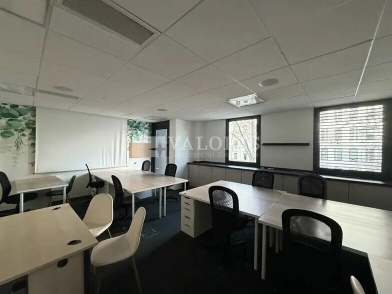 3 Cours Charlemagne, Lyon for lease - Interior Photo - Image 2 of 9