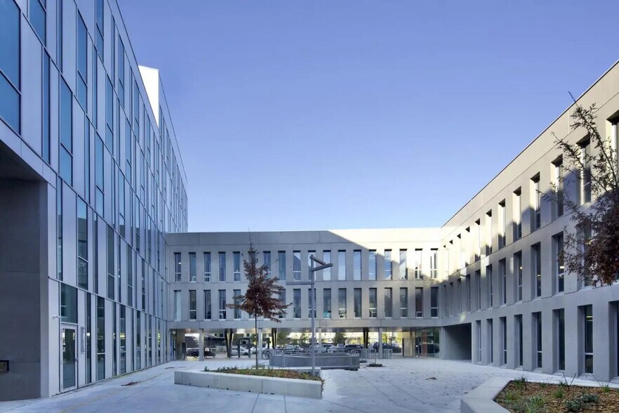 Office in Cesson-Sévigné for lease - Building Photo - Image 1 of 12