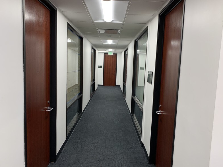 1224 E Green St, Pasadena, CA à louer - Photo intérieure - Image 3 de 6