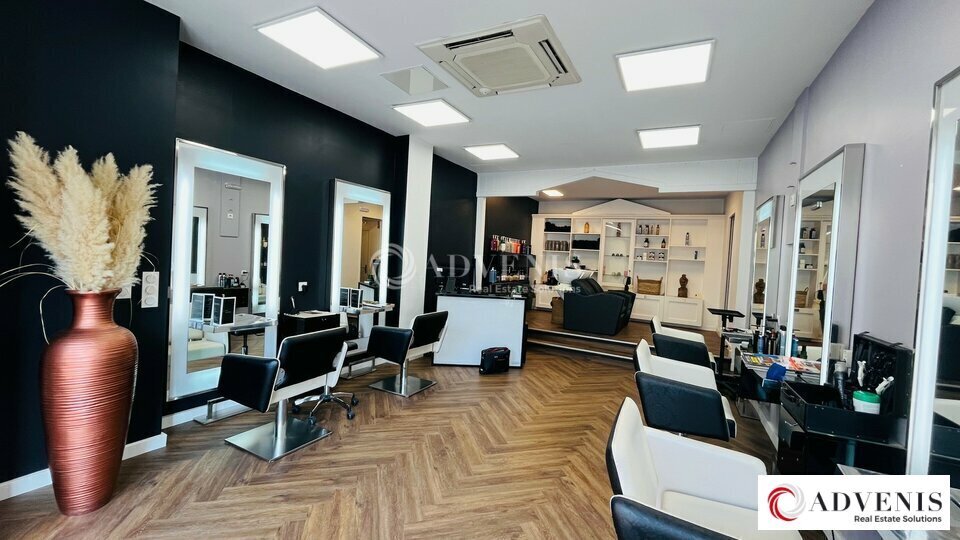 Retail in Le Bouscat for lease - Interior Photo - Image 1 of 9
