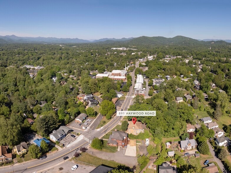 891 Haywood Rd, Asheville, NC à vendre - Photo du bâtiment - Image 1 de 18