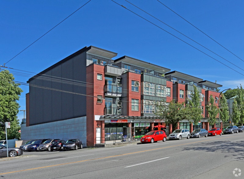 3558-3598 Fraser St, Vancouver, BC à vendre - Photo du bâtiment - Image 2 de 10
