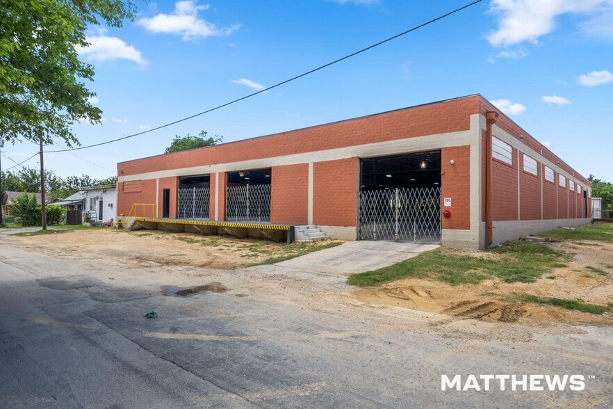 1027 Morales St, San Antonio, TX for sale - Building Photo - Image 1 of 4