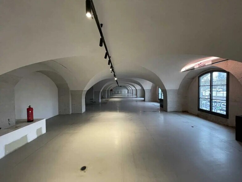 3 Place Pascalon, Lyon à louer - Photo du bâtiment - Image 3 de 41