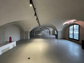 Office in Lyon for lease Interior Photo- Image 1 of 9