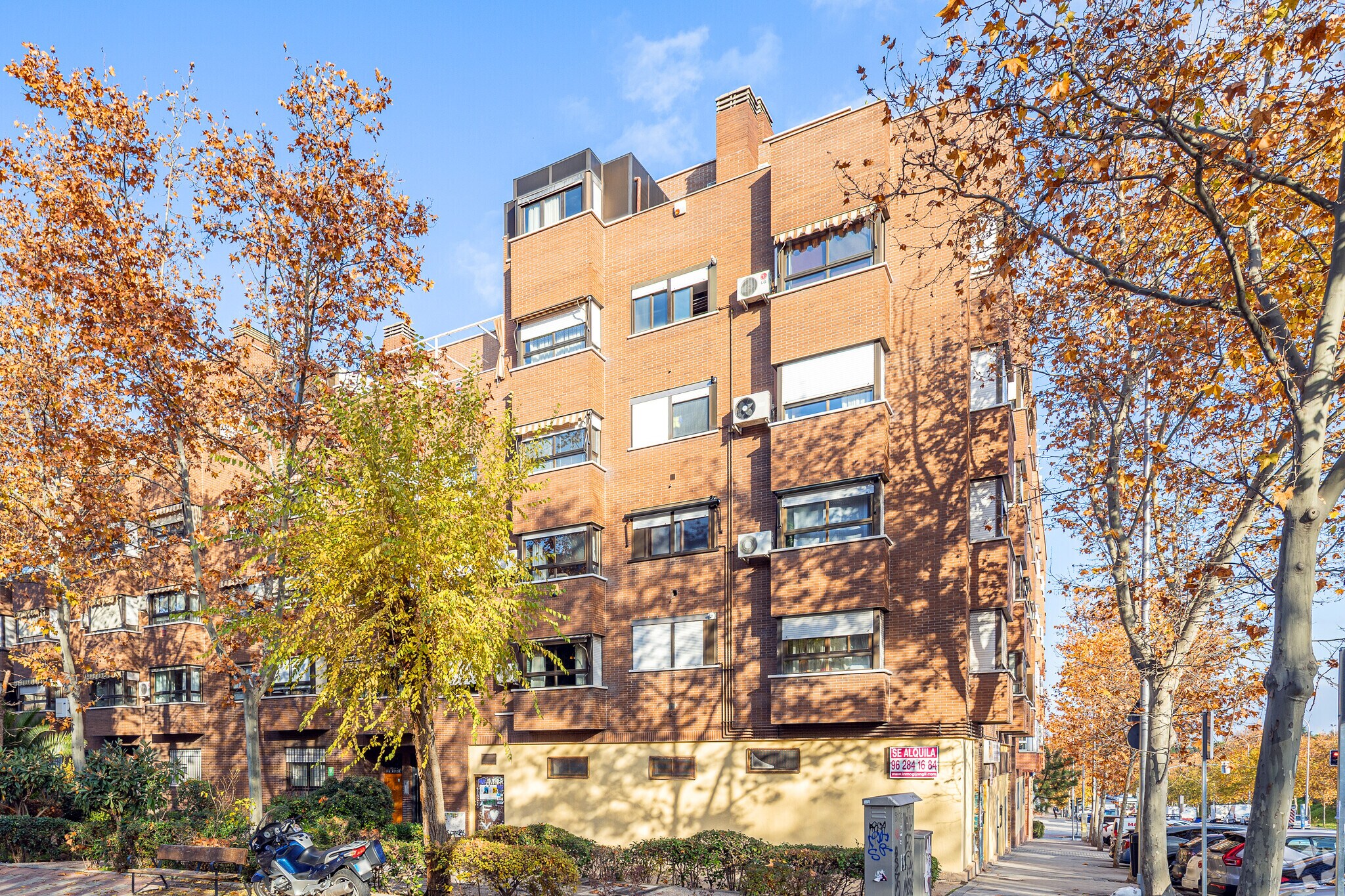 Retail in Madrid, Madrid for lease Primary Photo- Image 1 of 2