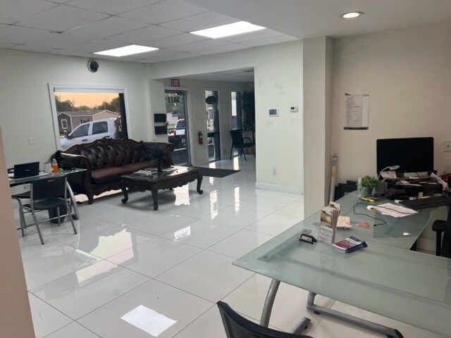 2411 S Pine Ave, Ocala, FL à vendre - Photo intérieure - Image 3 de 11