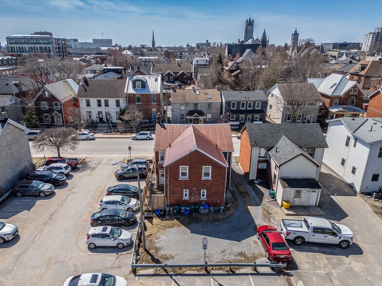 145 Ordnance St, Kingston, ON à vendre - Photo du bâtiment - Image 1 de 1