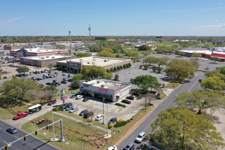 5709 Johnston St, Lafayette, LA for lease - Building Photo - Image 3 of 3