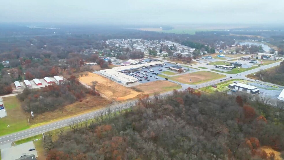 5914 E State Road 10, Demotte, IN à vendre - Vidéo sur l’inscription commerciale - Image 2 de 7