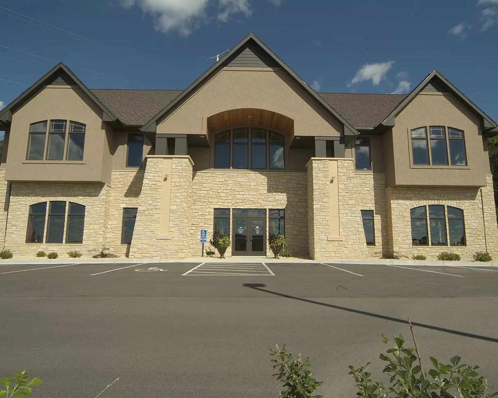 44 Good Counsel Dr, Mankato, MN for lease Interior Photo- Image 1 of 6