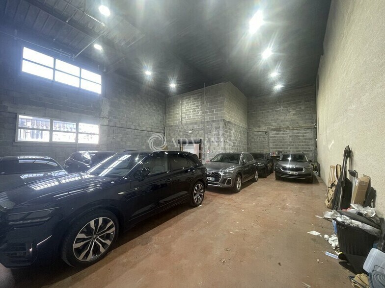 Office in Eysines for lease - Building Photo - Image 3 of 10