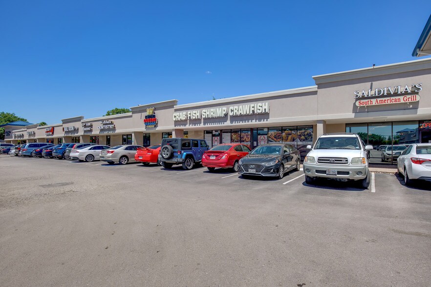 10820-10890 Westheimer Rd, Houston, TX à louer - Photo du bâtiment - Image 3 de 8