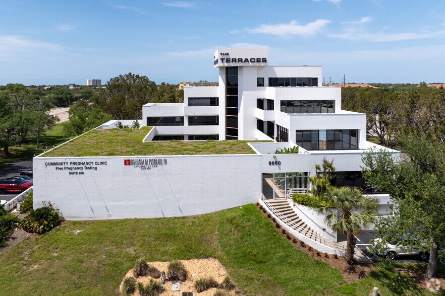 8660 College Pky, Fort Myers, FL à louer - Photo du bâtiment - Image 1 de 8