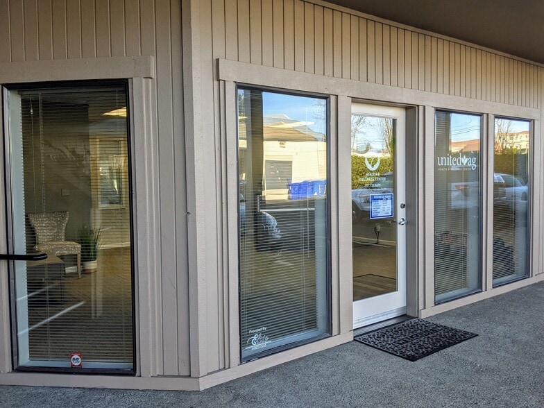 1100 Lincoln Ave, Napa, CA à louer - Photo du bâtiment - Image 3 de 17