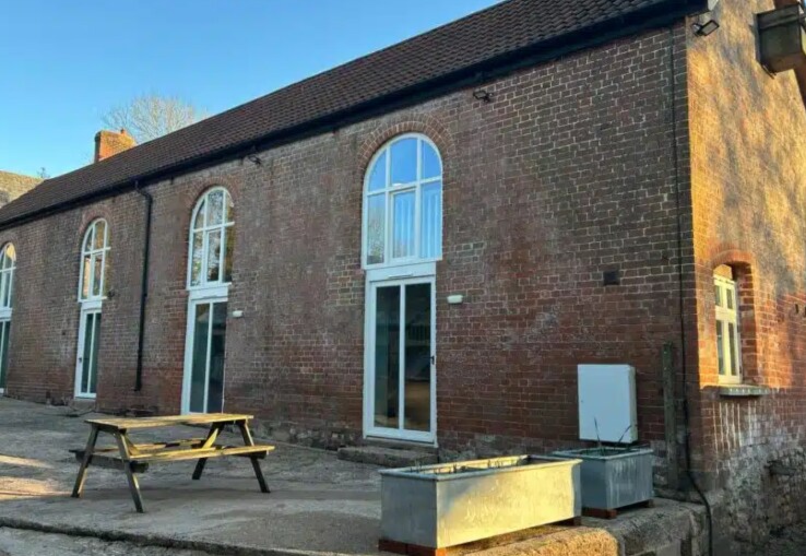 Unnamed Rd, West Hill à louer - Photo du bâtiment - Image 2 de 3