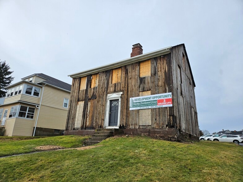 Multifamily Development Opportunity portfolio of 3 properties for sale on LoopNet.ca - Building Photo - Image 1 of 2